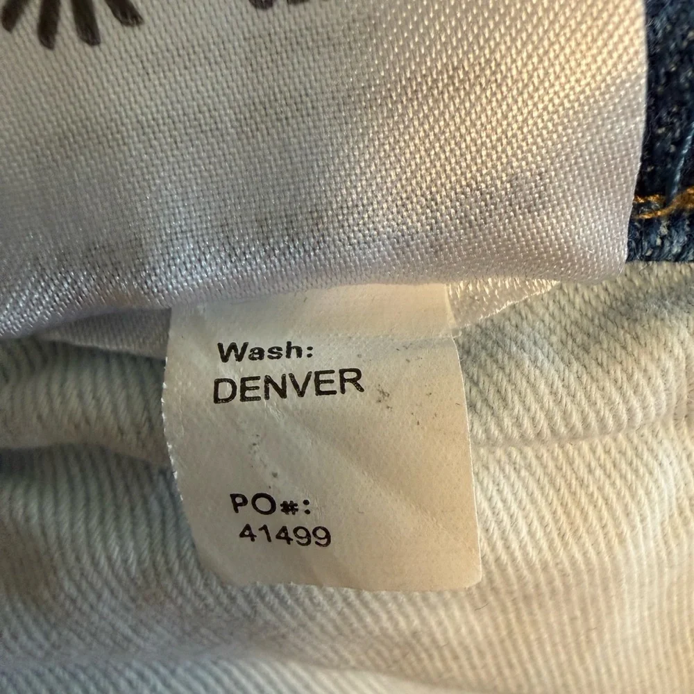 Reformation Jeans raye mid rise relaxed Denim Shorts in Denver wash size 28 - Picture 3 of 5
